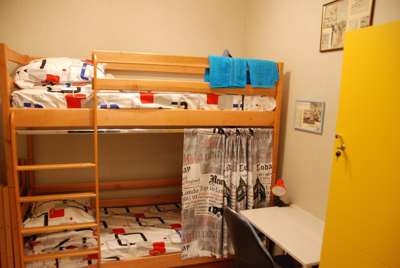 Green Apple Hostel Киев Экстерьер фото