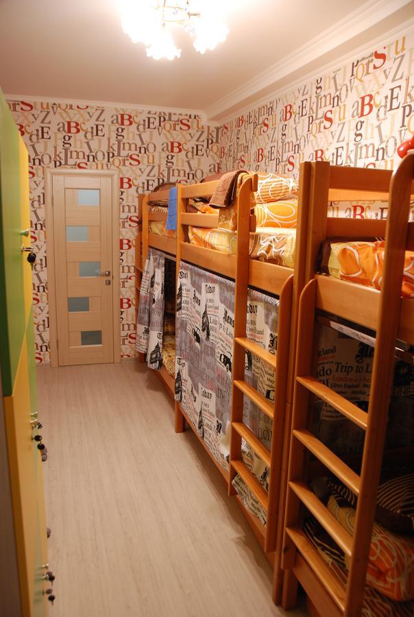 Green Apple Hostel Киев Экстерьер фото