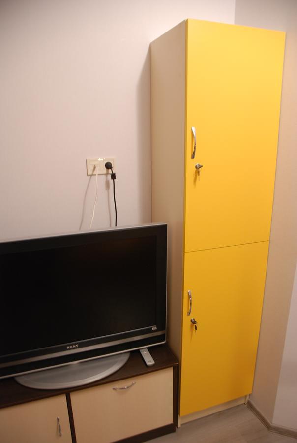 Green Apple Hostel Киев Экстерьер фото