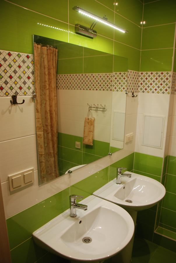 Green Apple Hostel Киев Экстерьер фото